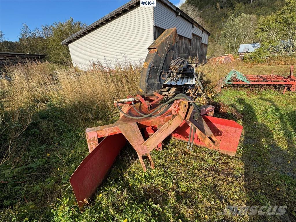  to-trinns Snøfres スノーブレードとプラウ