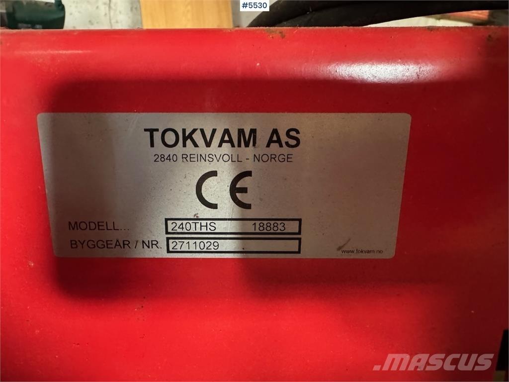 Tokvam 240 THS スノーブレードとプラウ