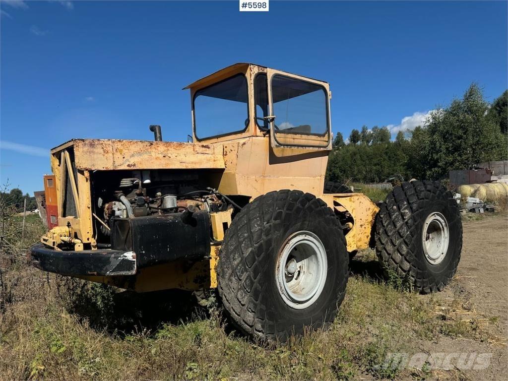  Traktor Selvbygd トラクター