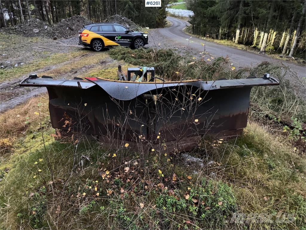 Uni-väg UV-320 スノーブレードとプラウ