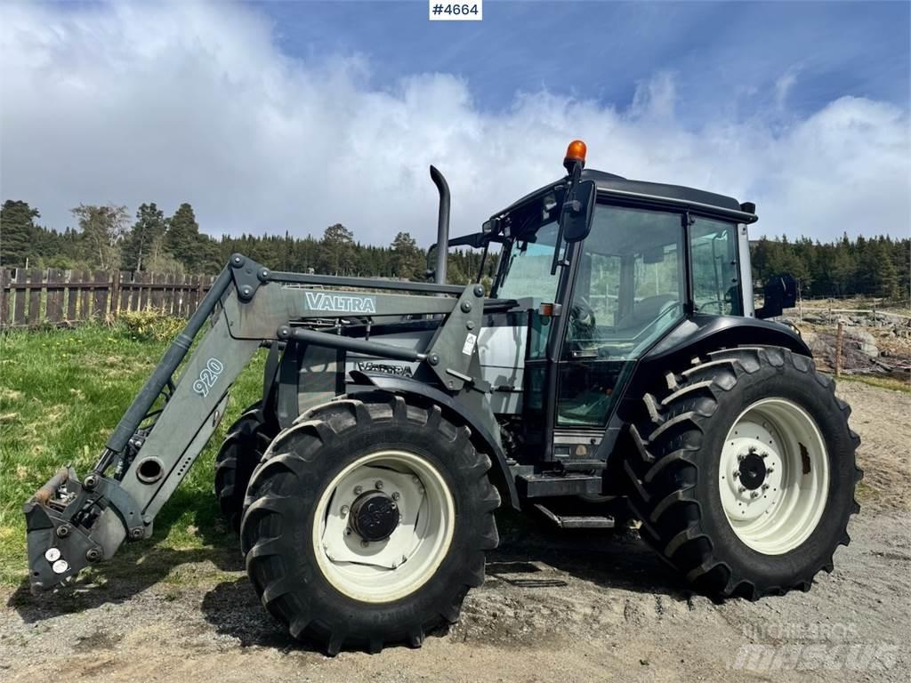 Valtra A85-4 トラクター