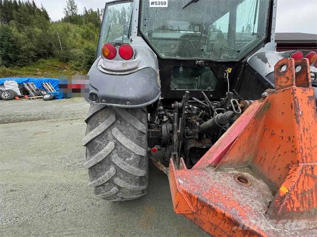 Valtra M120-4 トラクター