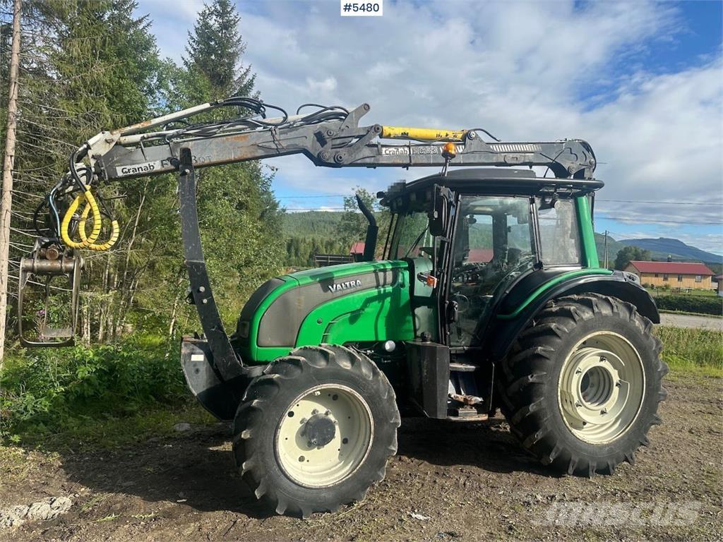 Valtra N101 トラクター