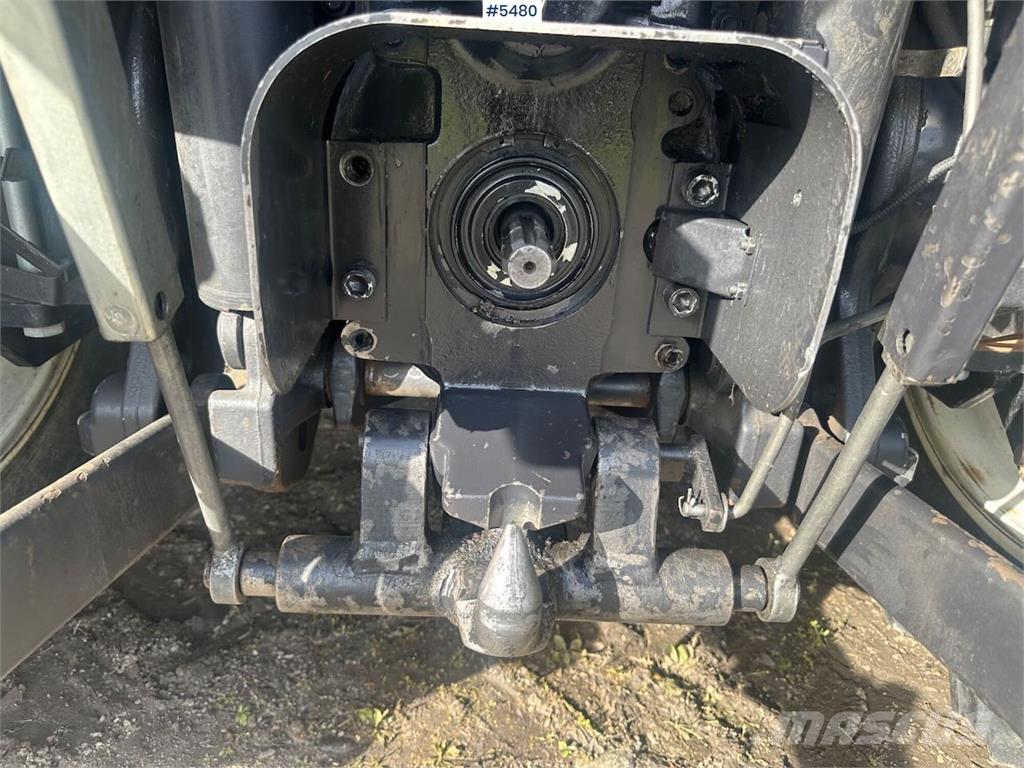 Valtra N101 トラクター