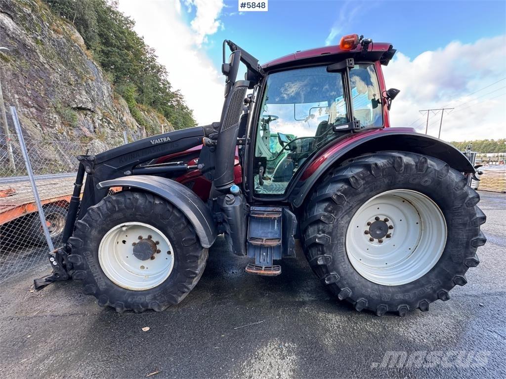 Valtra N174 トラクター