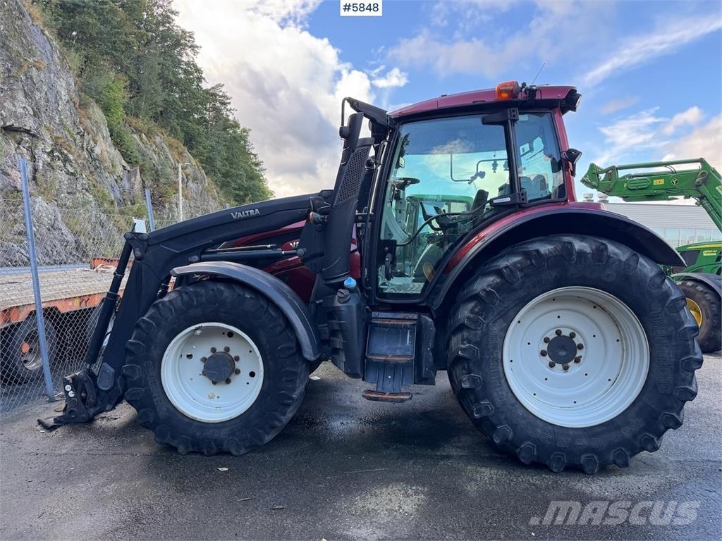 Valtra N174 トラクター