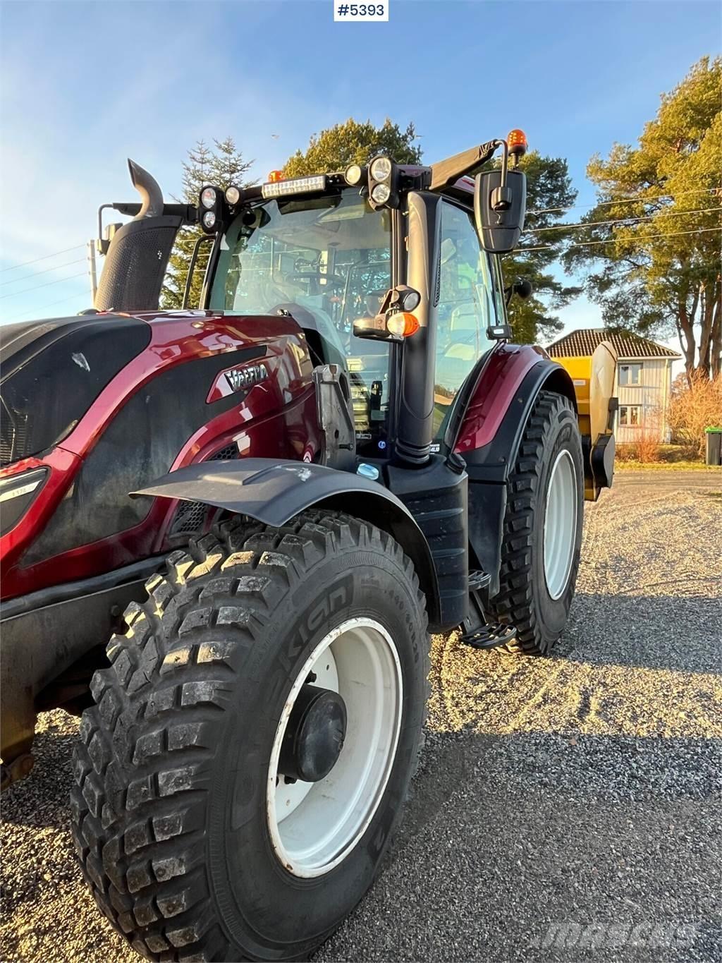 Valtra T174E トラクター