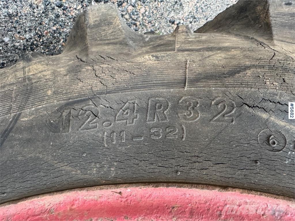 Volvo 400 Buster トラクター