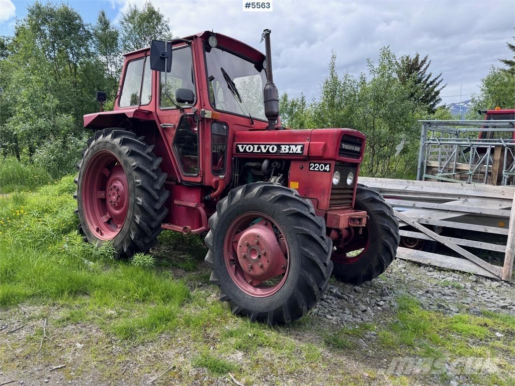 Volvo BM 2204 トラクター