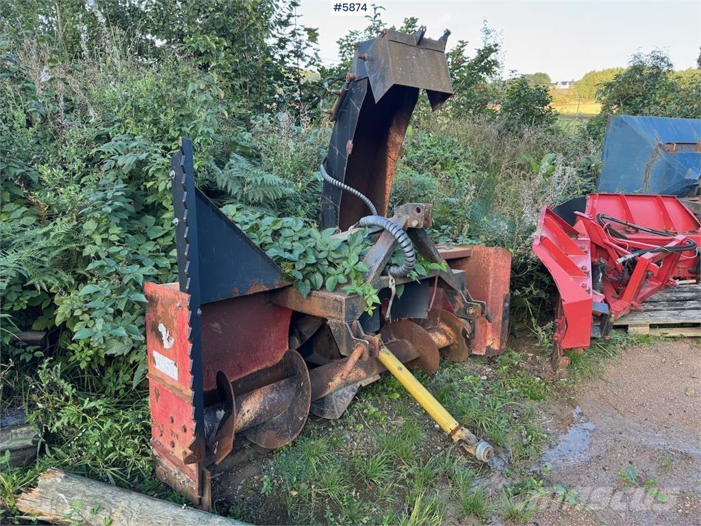  Westbjörn 2450 スノーブレードとプラウ