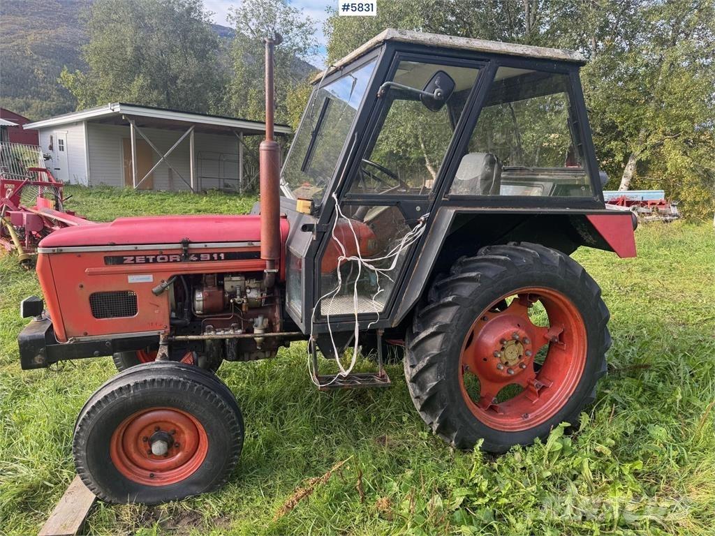 Zetor 4911 トラクター