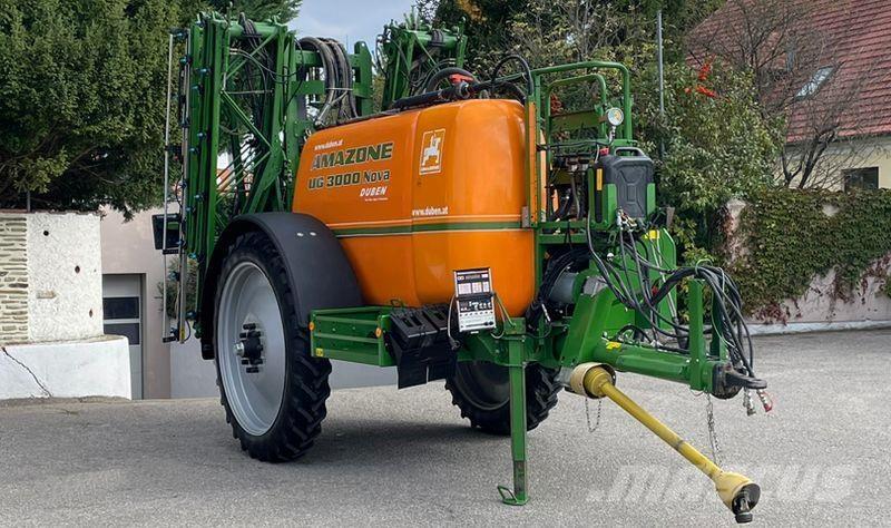 Amazone UG 3000 牽引型スプレイヤー
