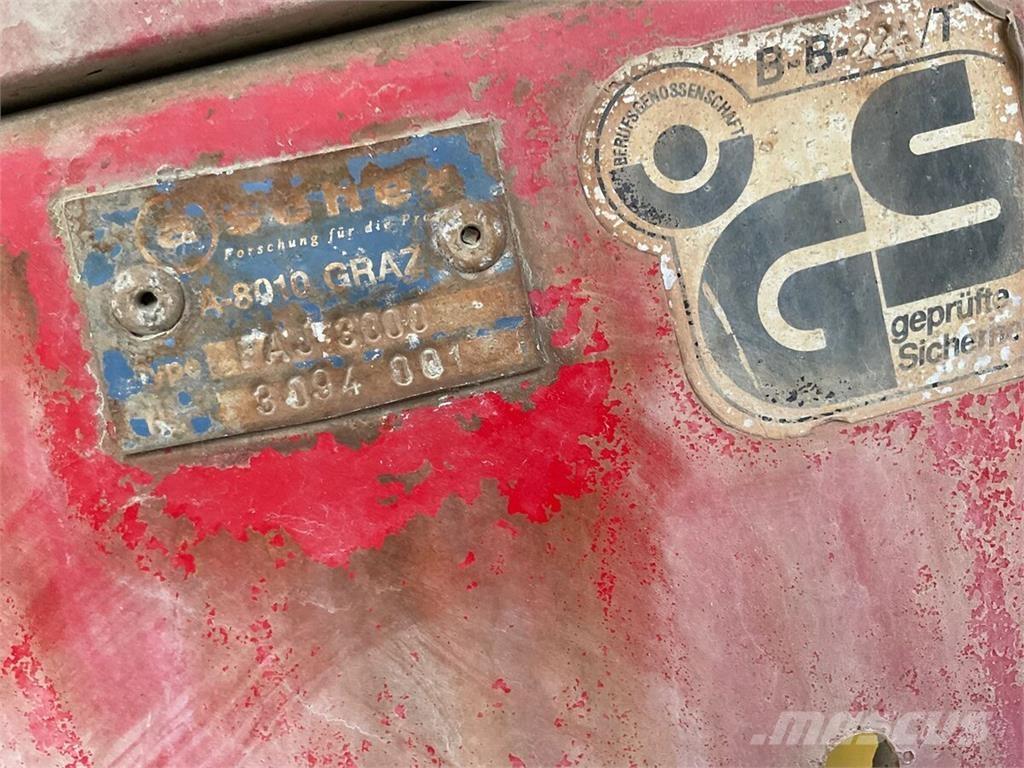  Ascher FAJ 3000 牽引型スプレイヤー