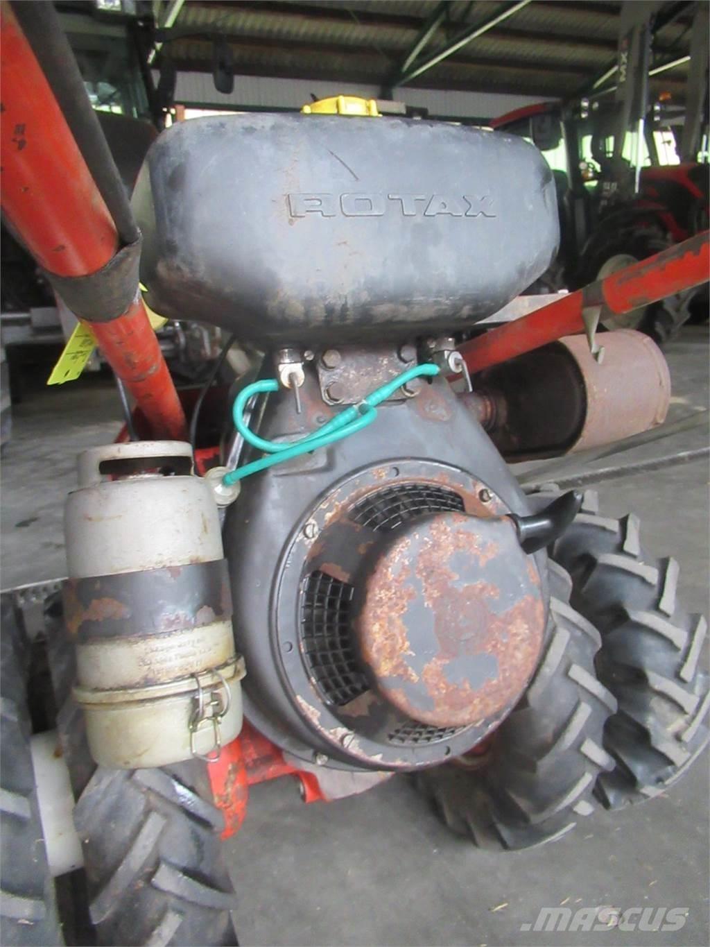 Bucher M 200 乗用・自走モア/芝刈り機