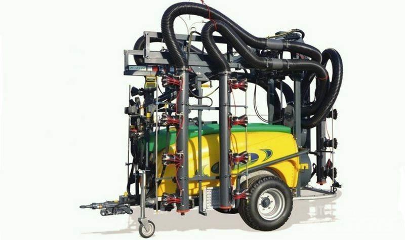 Caffini Rafal Pro-3 牽引型スプレイヤー