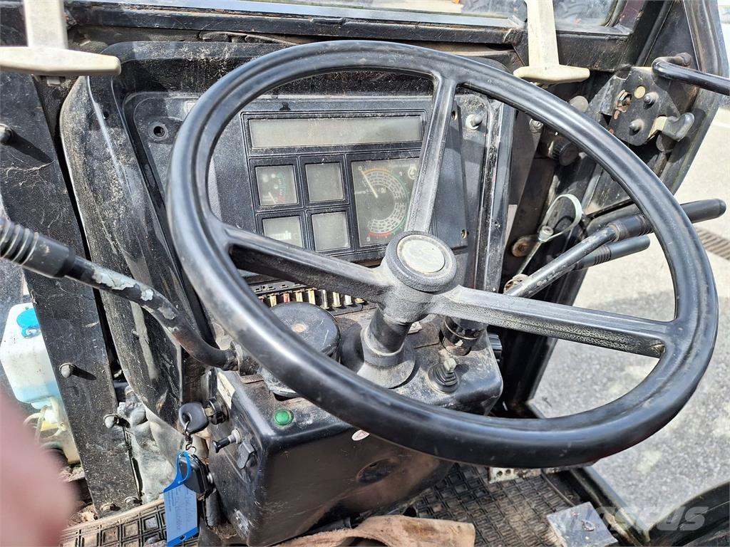 Case IH 2140 トラクター