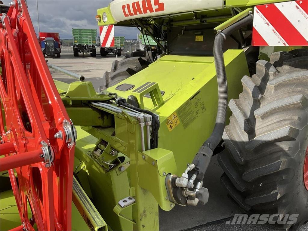 CLAAS AVERO 240 コンバイン