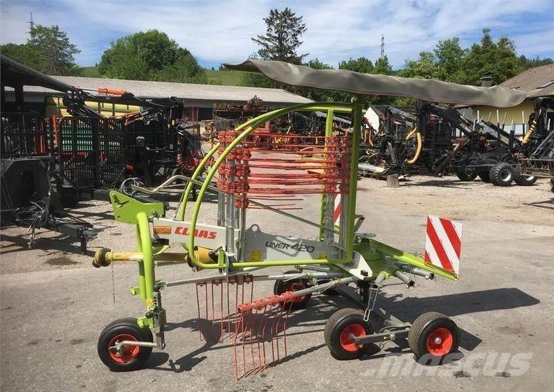 CLAAS Liner 420 スワーサー・ウインドローア