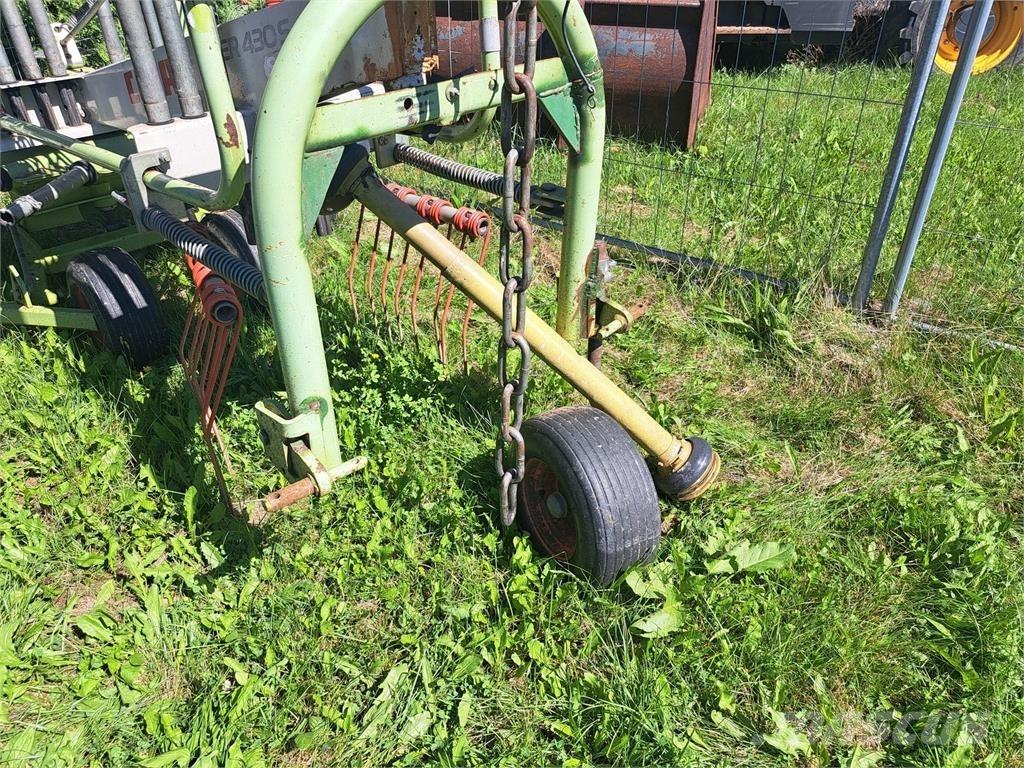 CLAAS Liner 430 スワーサー・ウインドローア