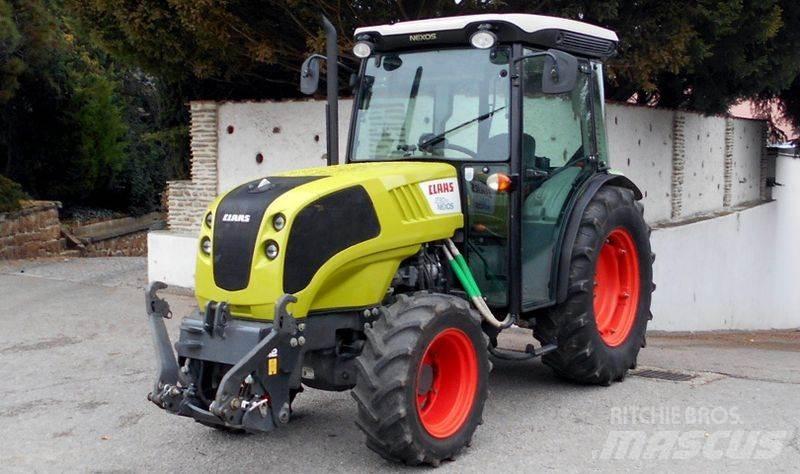 CLAAS Nexos 230 VL トラクター
