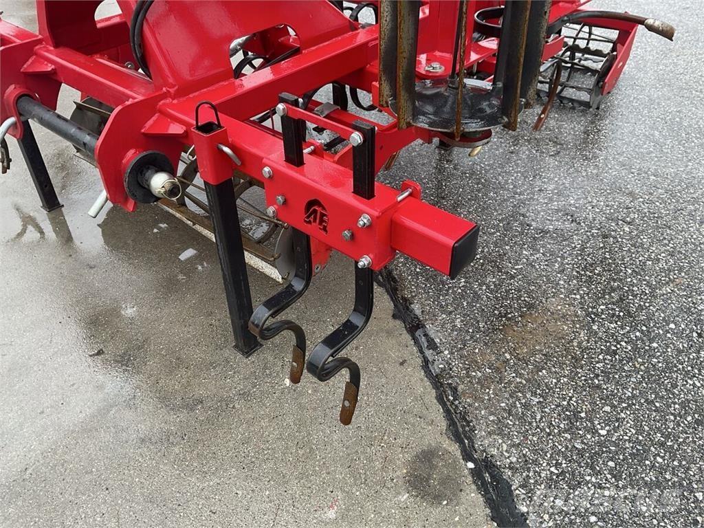  Coral Plus 420 その他種蒔き機械とアクセサリー・アタッチメント