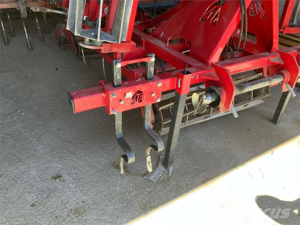  Coral Plus 420 その他種蒔き機械とアクセサリー・アタッチメント