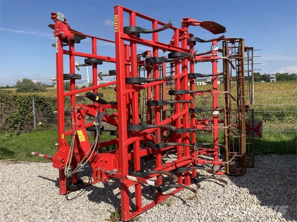 Einböck Taifun カルチベーター