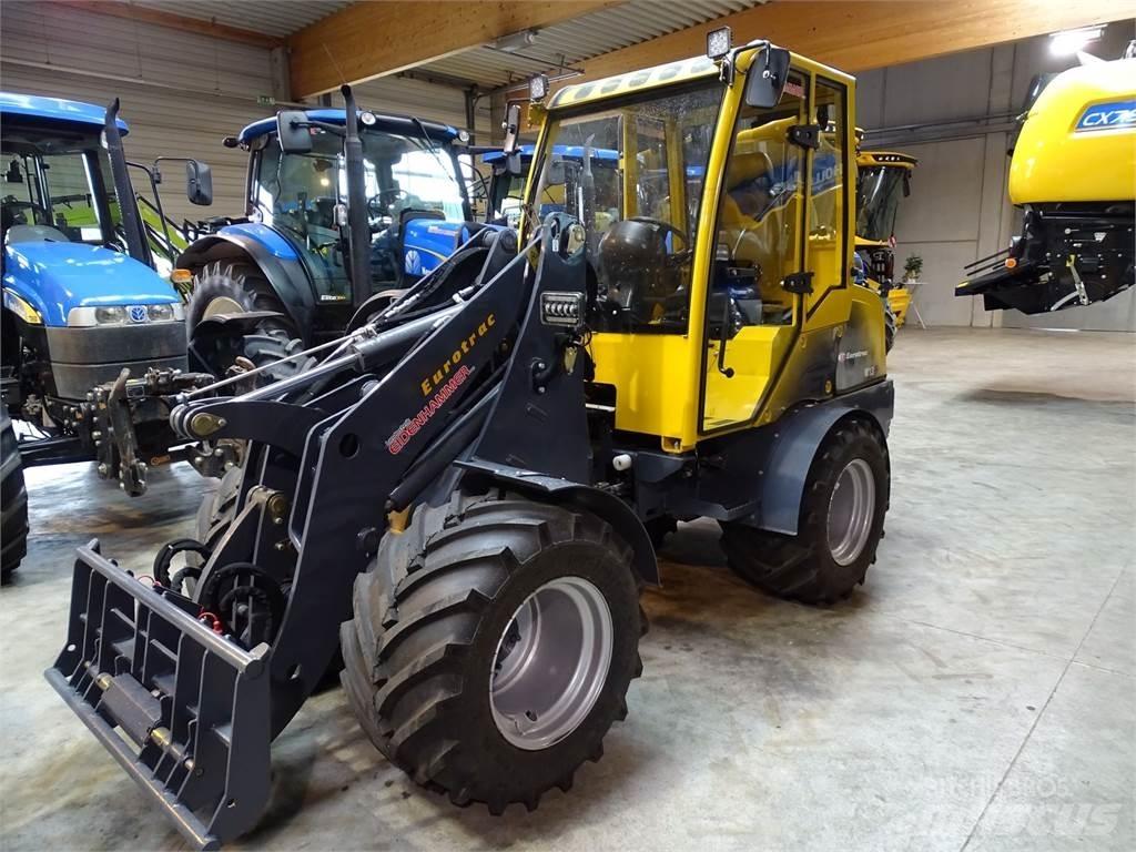 Eurotrac W 13 フロントローダーとディガー