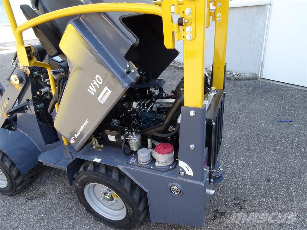 Eurotrac W10 フロントローダーとディガー