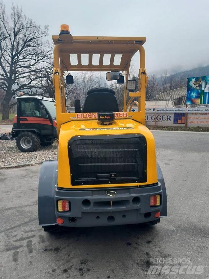 Eurotrac W12 F フロントローダーとディガー