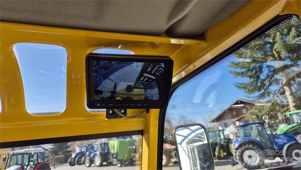 Eurotrac W12 s フロントローダーとディガー