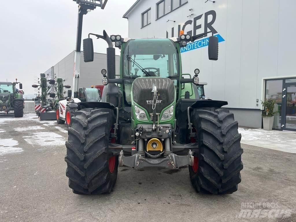 Fendt 718 Vario トラクター