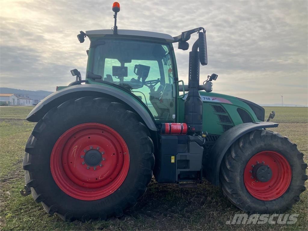 Fendt 718 Vario トラクター