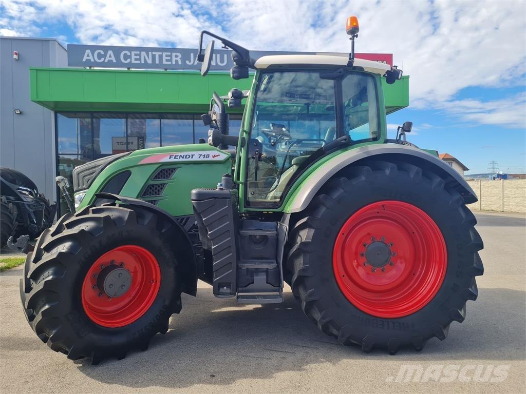 Fendt 718 Vario トラクター
