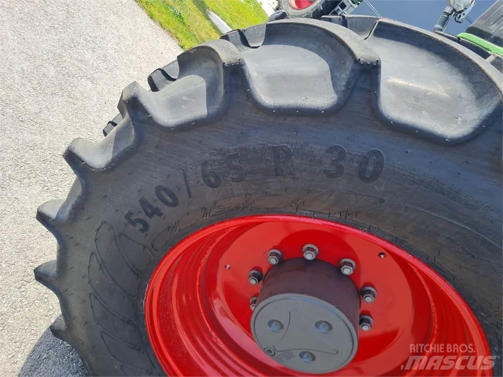 Fendt 724 Vario トラクター
