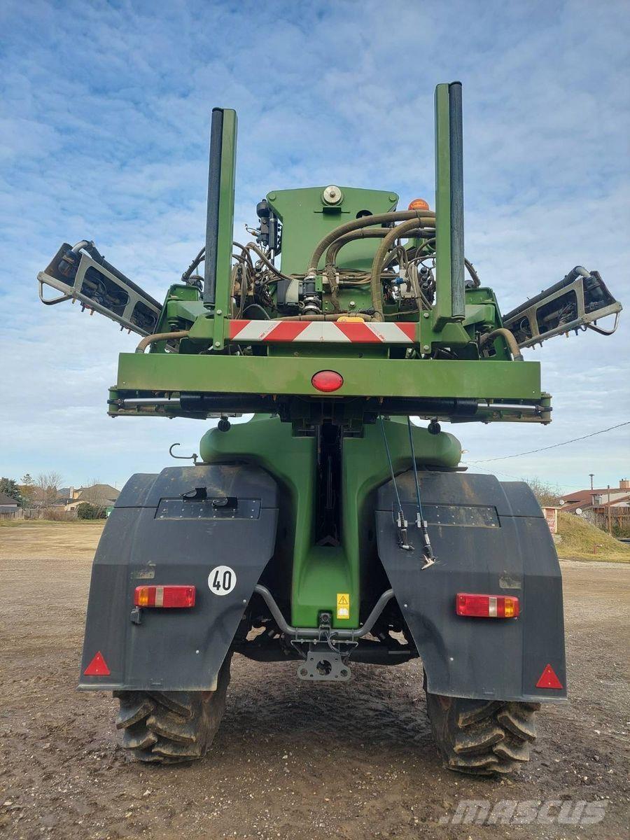 Fendt ROGATOR 366 牽引型スプレイヤー