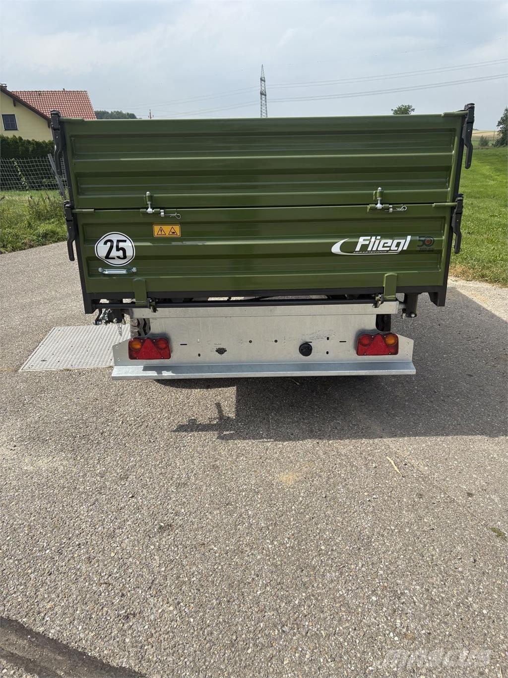 Fliegl EDK 50 FOX ダンプトレーラー