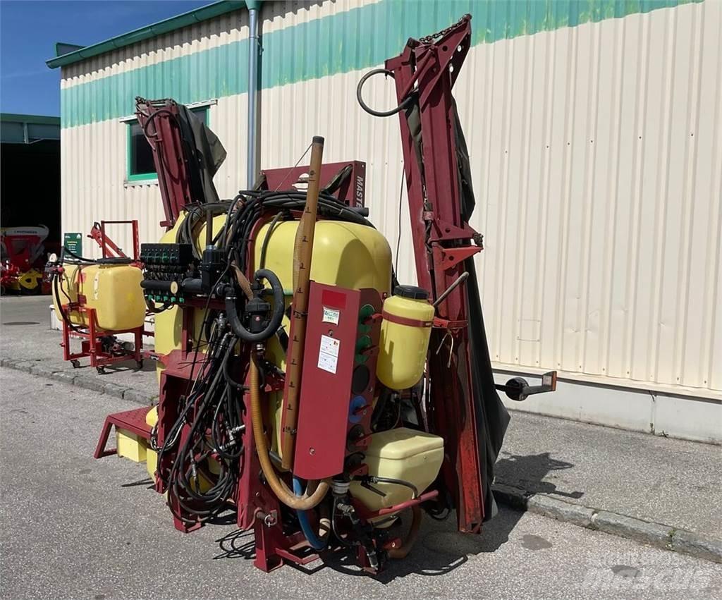 Hardi Master 牽引型スプレイヤー