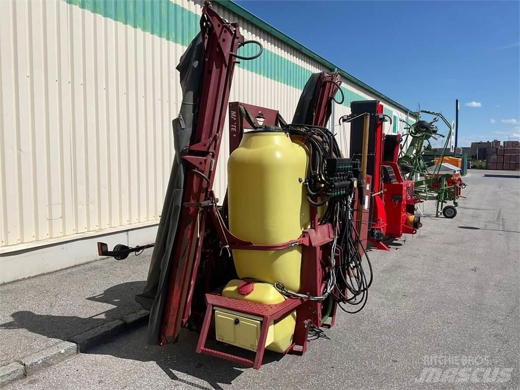 Hardi Master 牽引型スプレイヤー