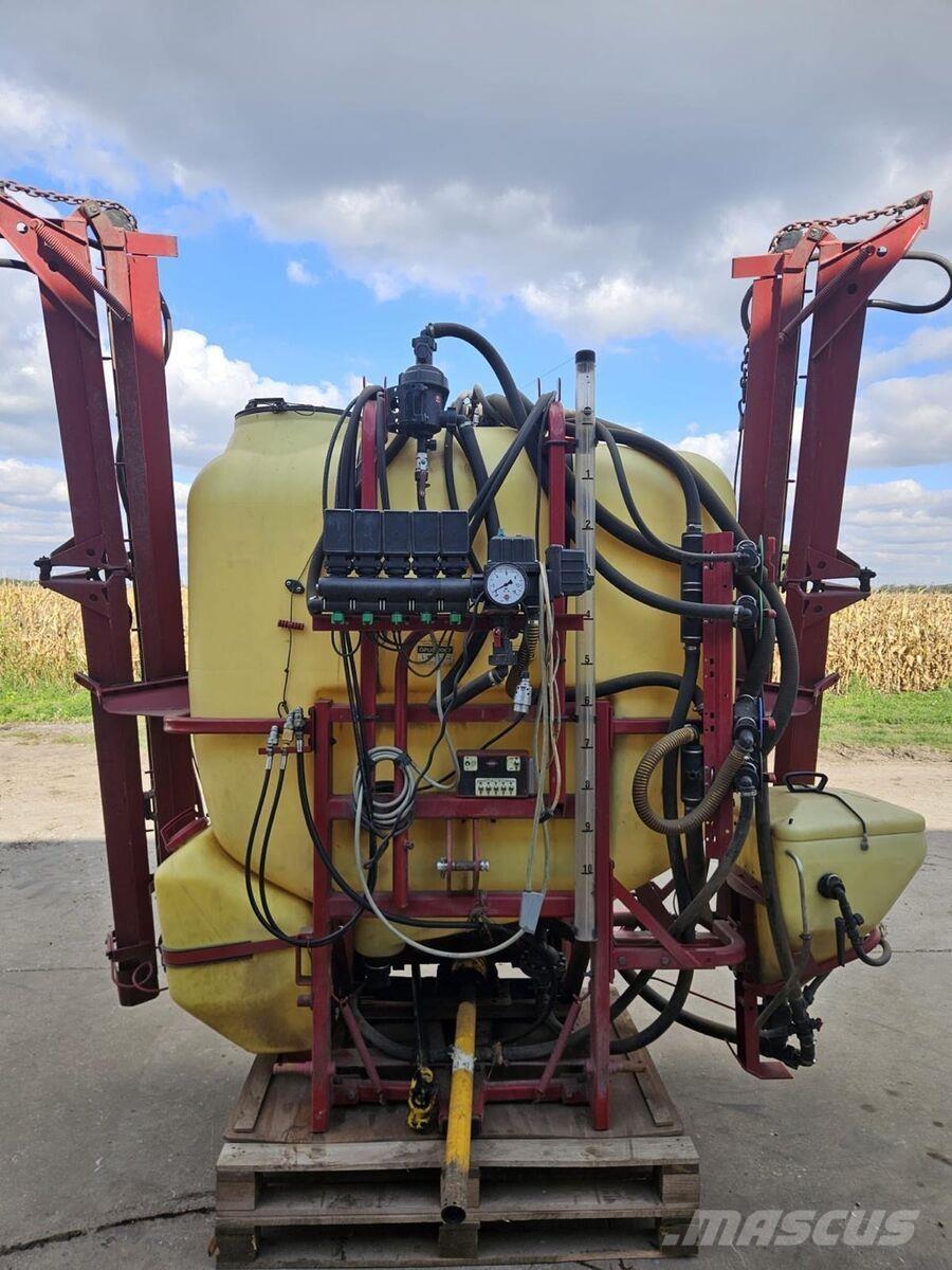 Hardi Master 牽引型スプレイヤー
