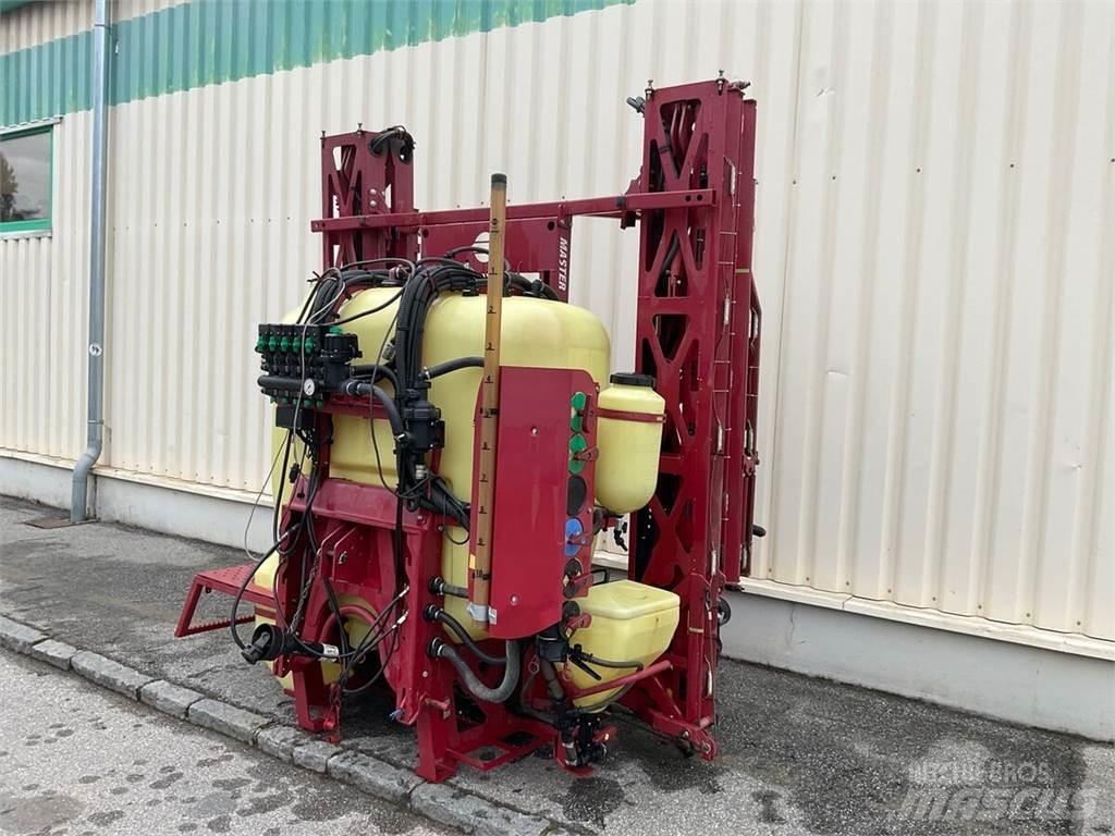 Hardi Master 1000 牽引型スプレイヤー