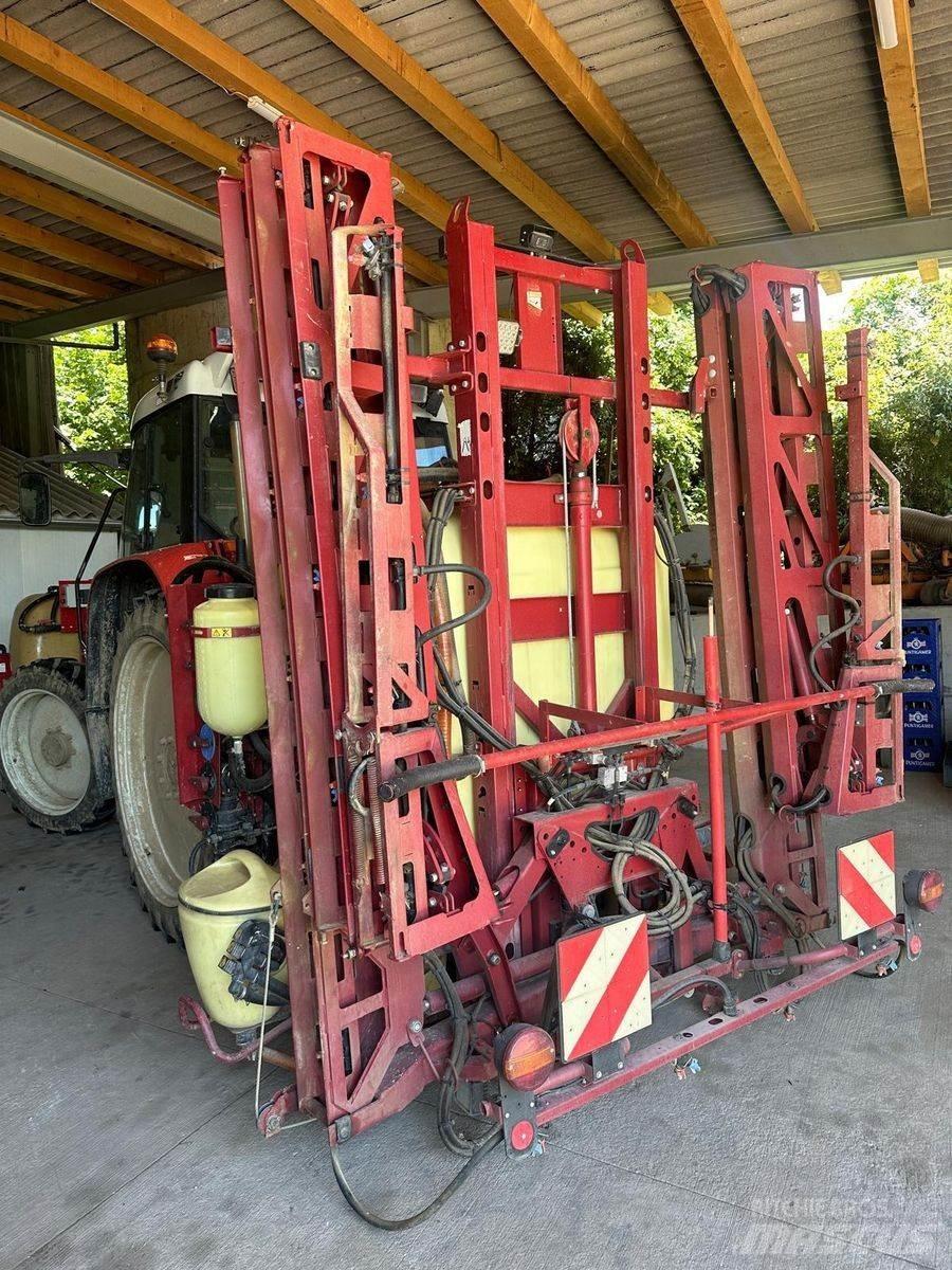 Hardi Master 1200 牽引型スプレイヤー