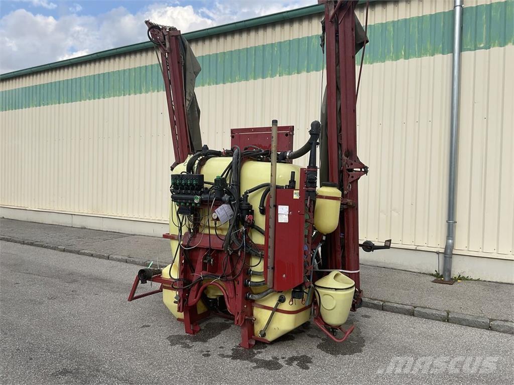 Hardi Master 1200 牽引型スプレイヤー