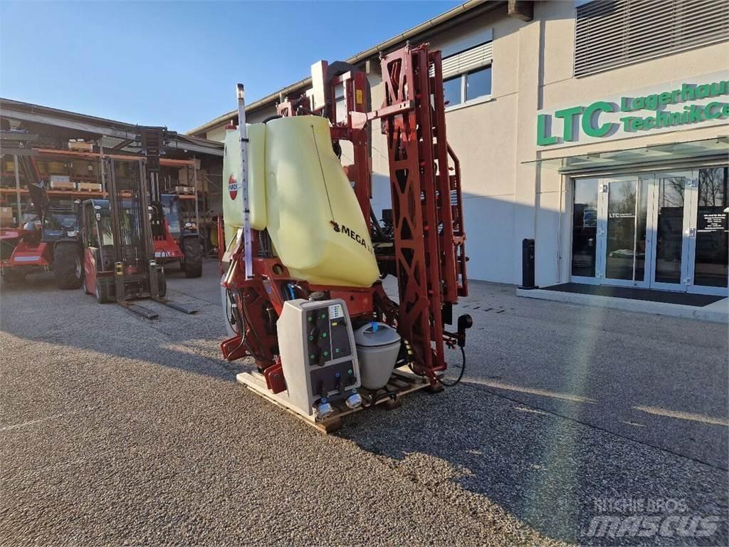 Hardi Mega 12 牽引型スプレイヤー