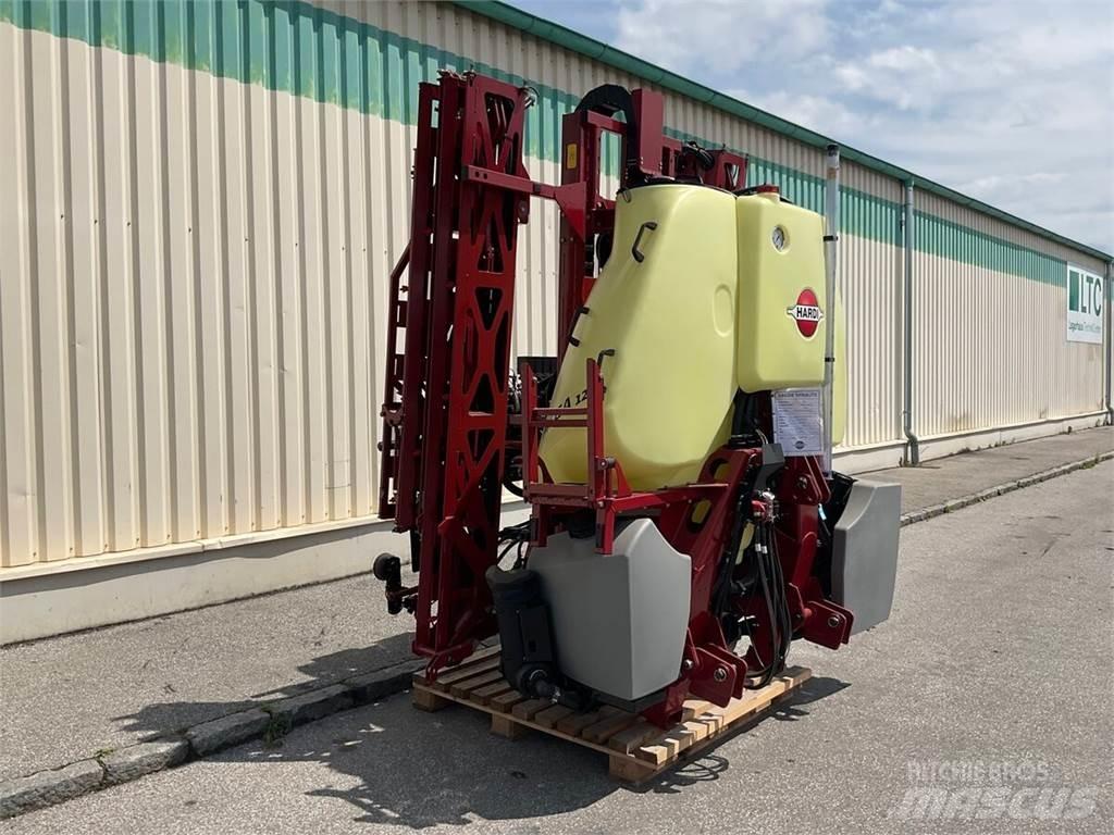 Hardi Mega 1200 牽引型スプレイヤー