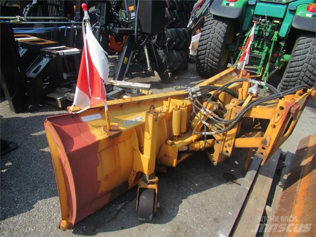Hauer SK 2800 スノーブレードとプラウ