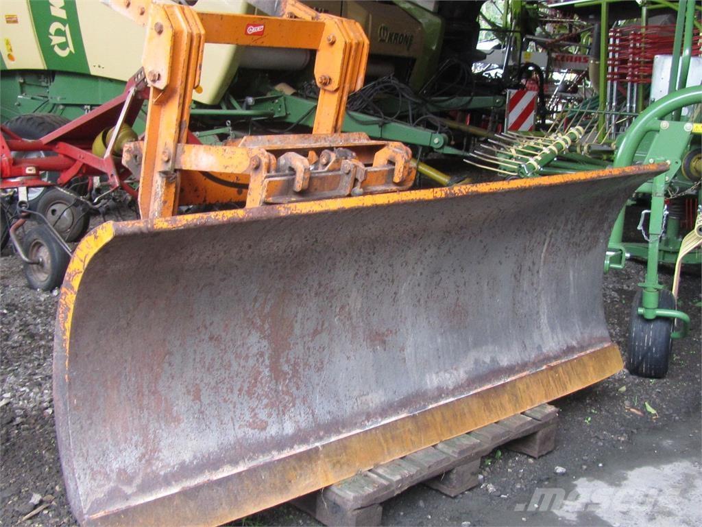 Hauer Terramatic スノーブレードとプラウ