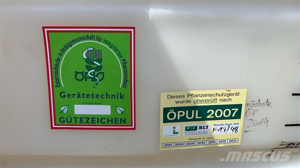 Holder IS 1000 牽引型スプレイヤー