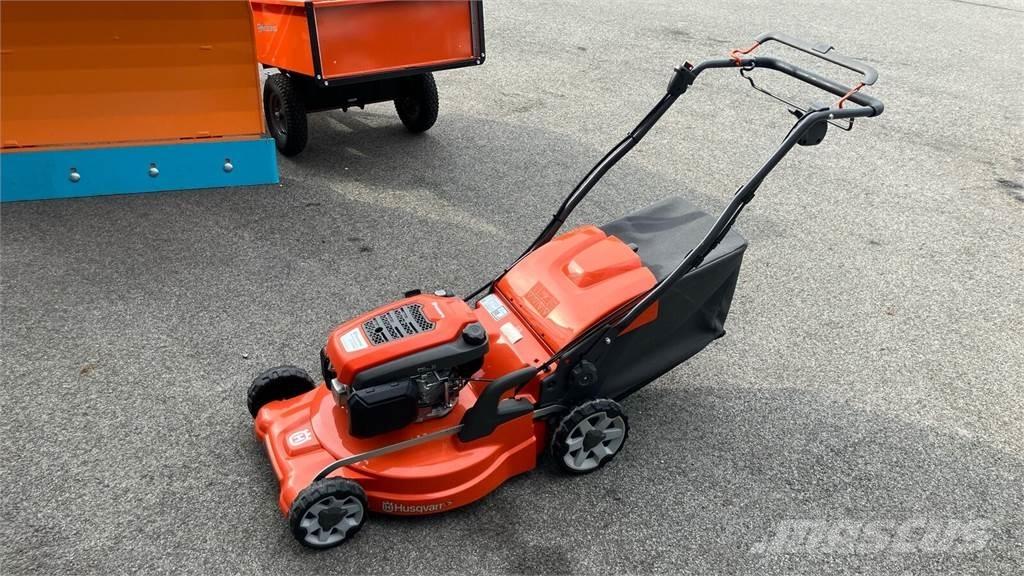 Husqvarna LC 353VE 乗用・自走モア/芝刈り機
