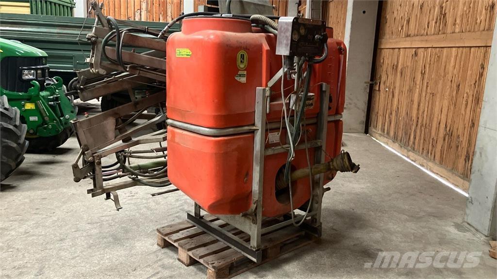  Jessur Automatic 牽引型スプレイヤー